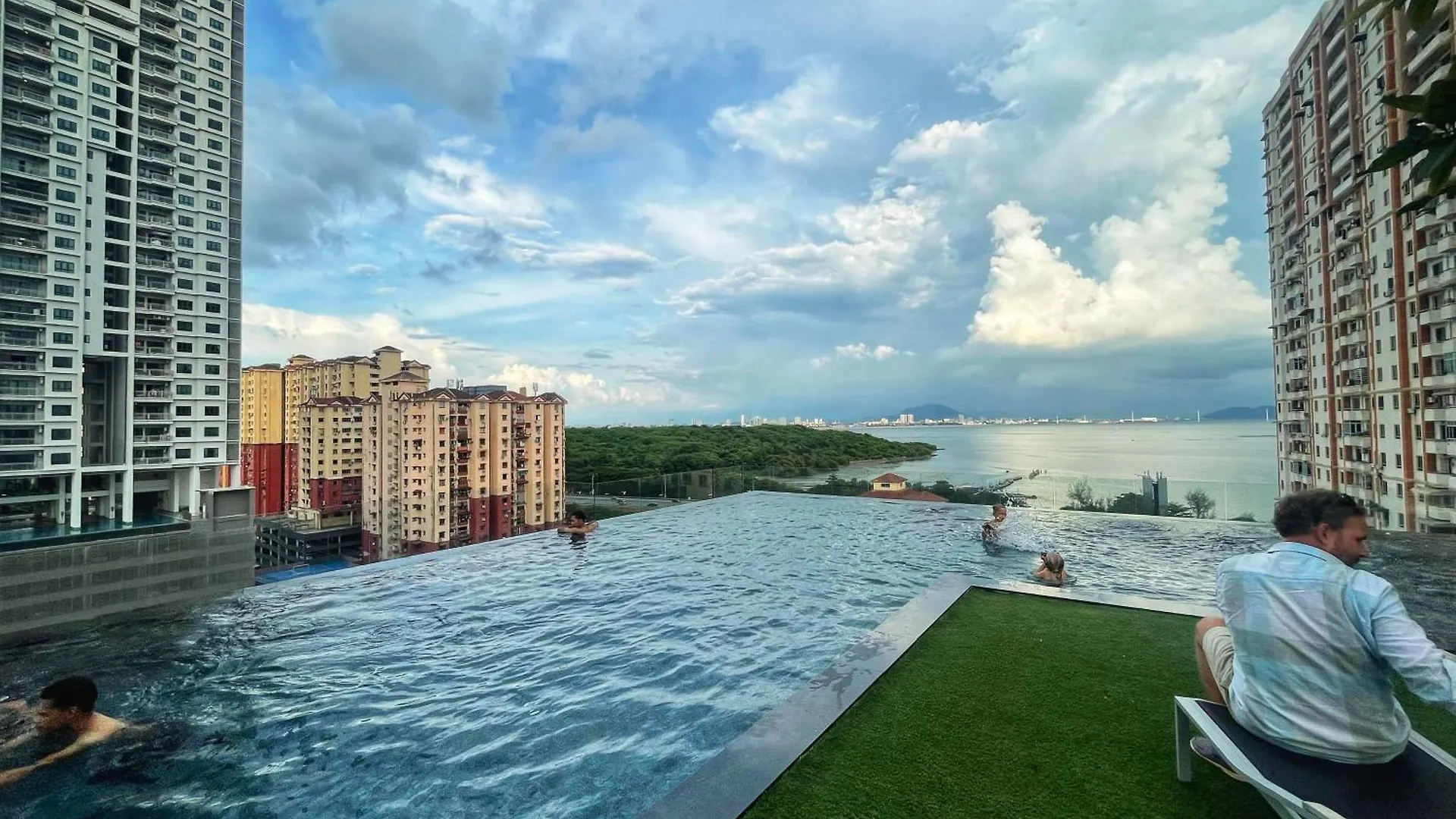 Le Petit Suite - 8 Pax Sea View Infinity Pool George Town Malasia